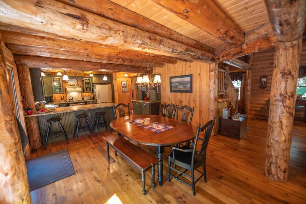 Luxe Log Cabin With Hot Tub/Spa/Steam Room! Wilmington Luaran gambar