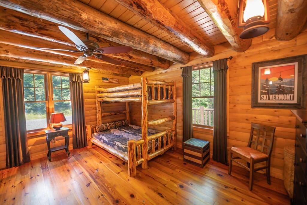 Luxe Log Cabin With Hot Tub/Spa/Steam Room! Wilmington Luaran gambar