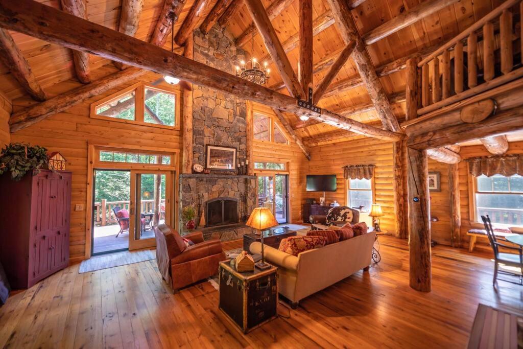 Luxe Log Cabin With Hot Tub/Spa/Steam Room! Wilmington Luaran gambar