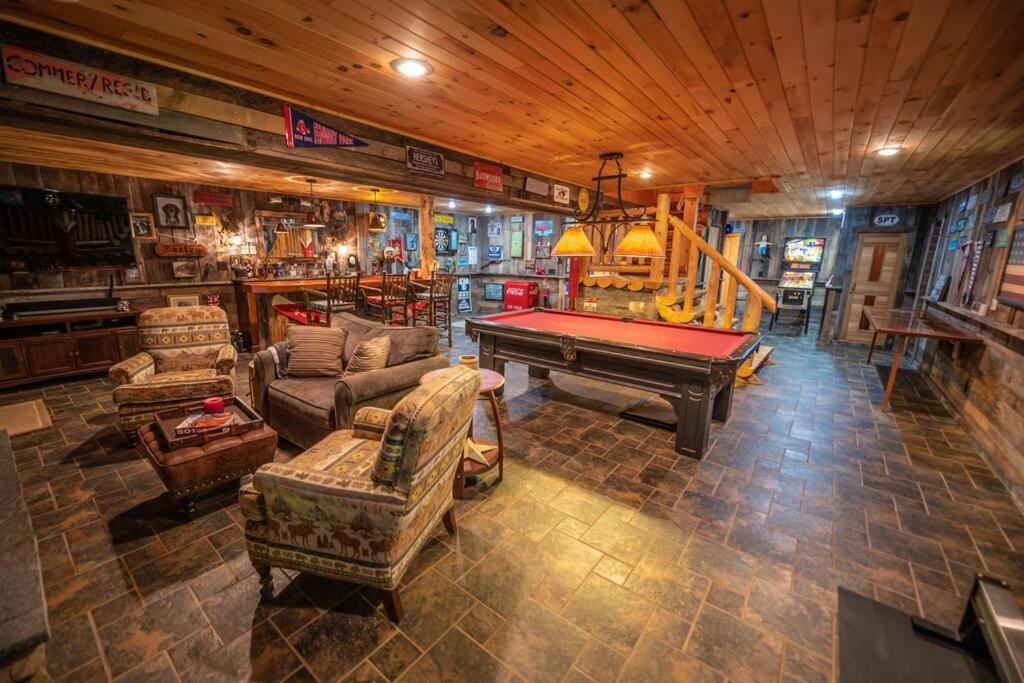 Luxe Log Cabin With Hot Tub/Spa/Steam Room! Wilmington Luaran gambar