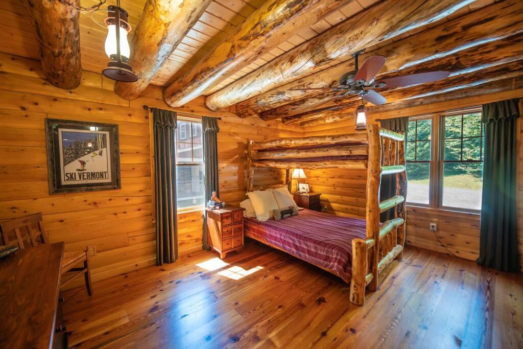 Luxe Log Cabin With Hot Tub/Spa/Steam Room! Wilmington Luaran gambar