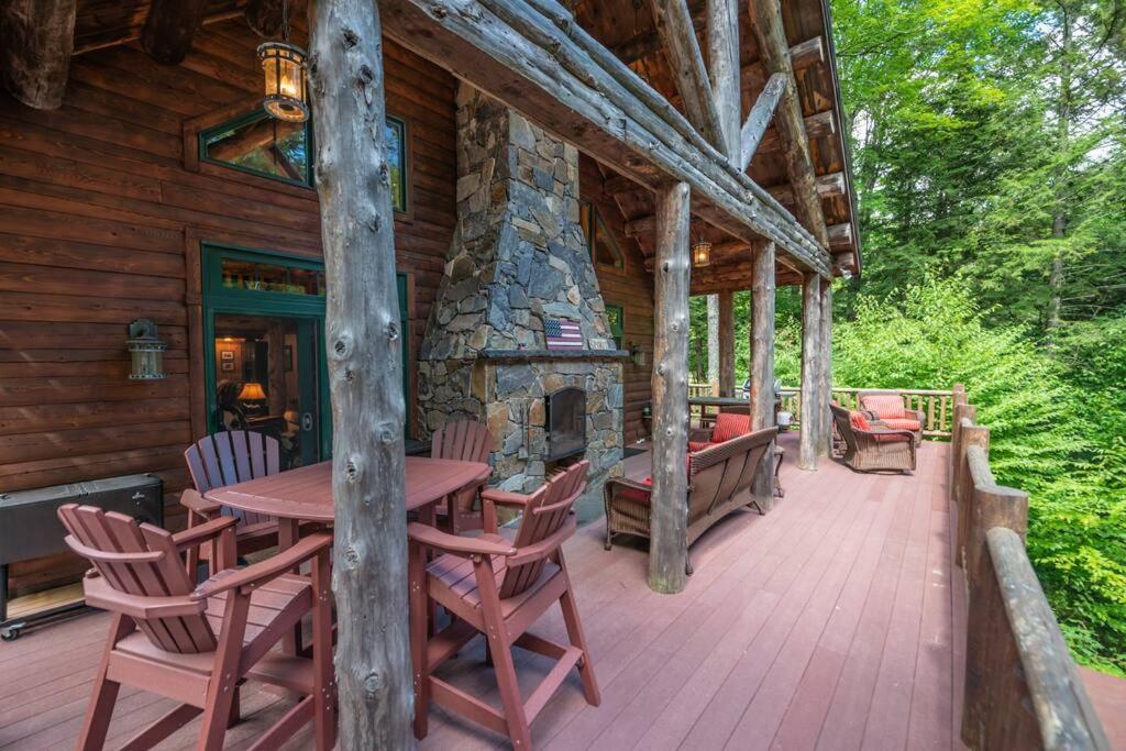 Luxe Log Cabin With Hot Tub/Spa/Steam Room! Wilmington Luaran gambar